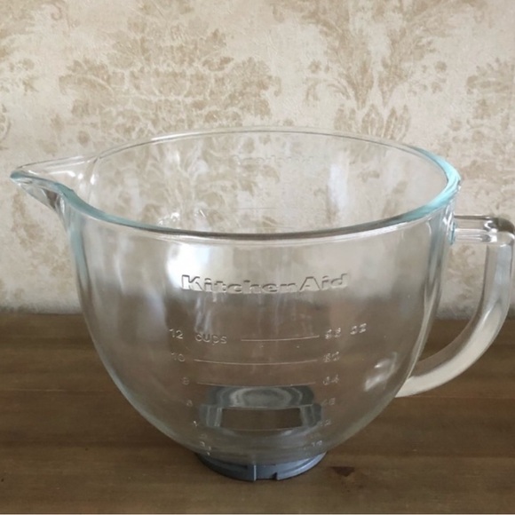 KitchenAid glass mixer bowl - Picture 1 of 8